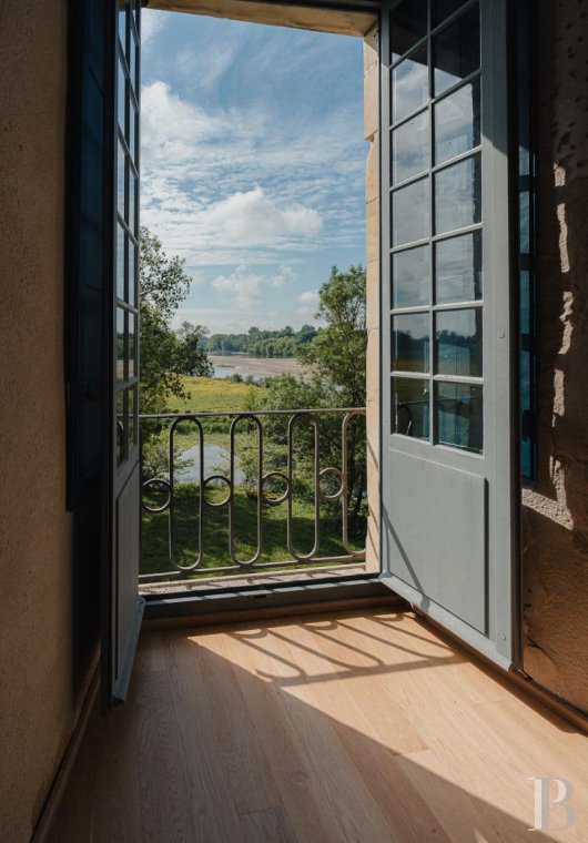 En Bourgogne, dans la Nièvre, un château d’origine médiévale dressé sur un promontoire au-dessus de l’Allier - photo  n°22